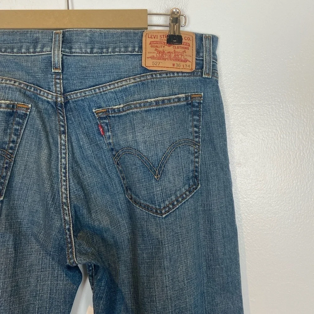 Levi's Men's 527 Low Bootcut Fit Jeans Size 36X34 Mid Wash‎ Cotton Color Blue